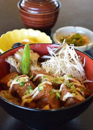 チャーシュー丼